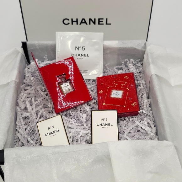Chanel No5 mini bottle gift set - Picture 1 of 4